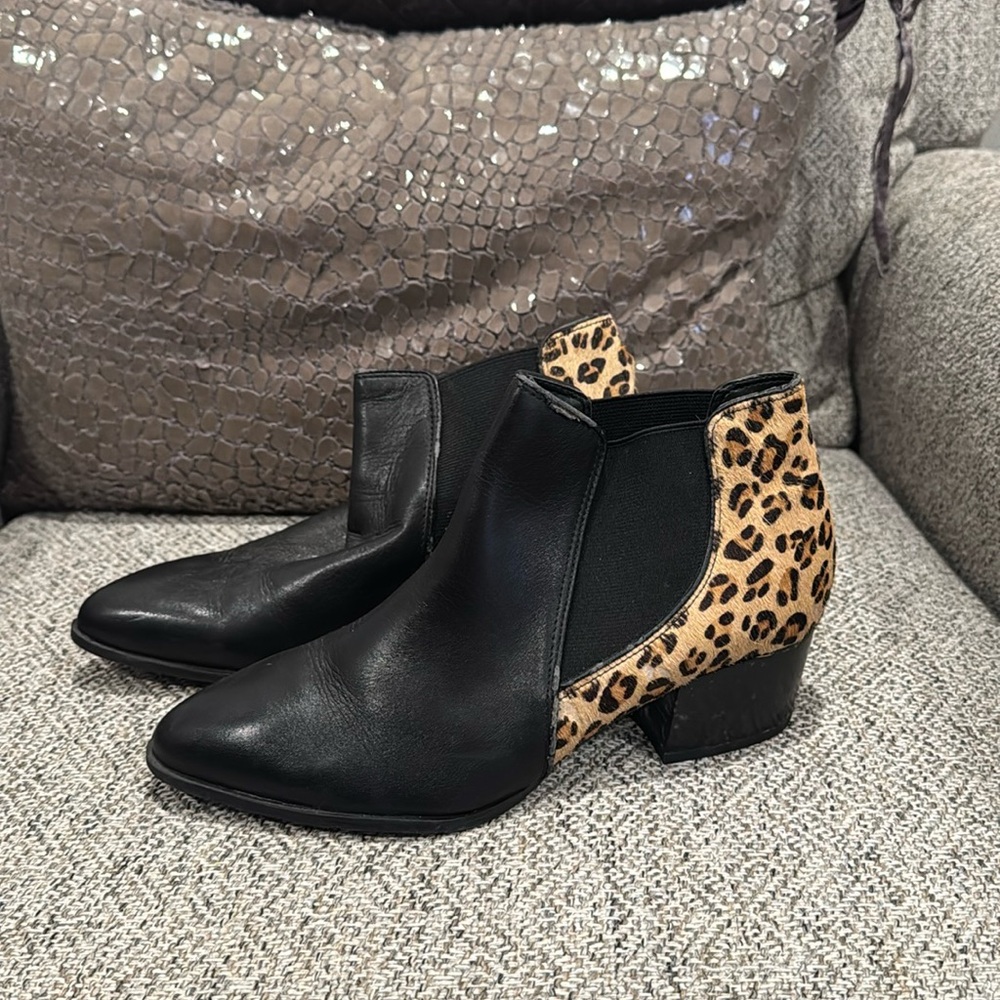 VIA SPIGA Cheetah Black Leather Ankle Booties | Brand new, never worn, size 7.5W
